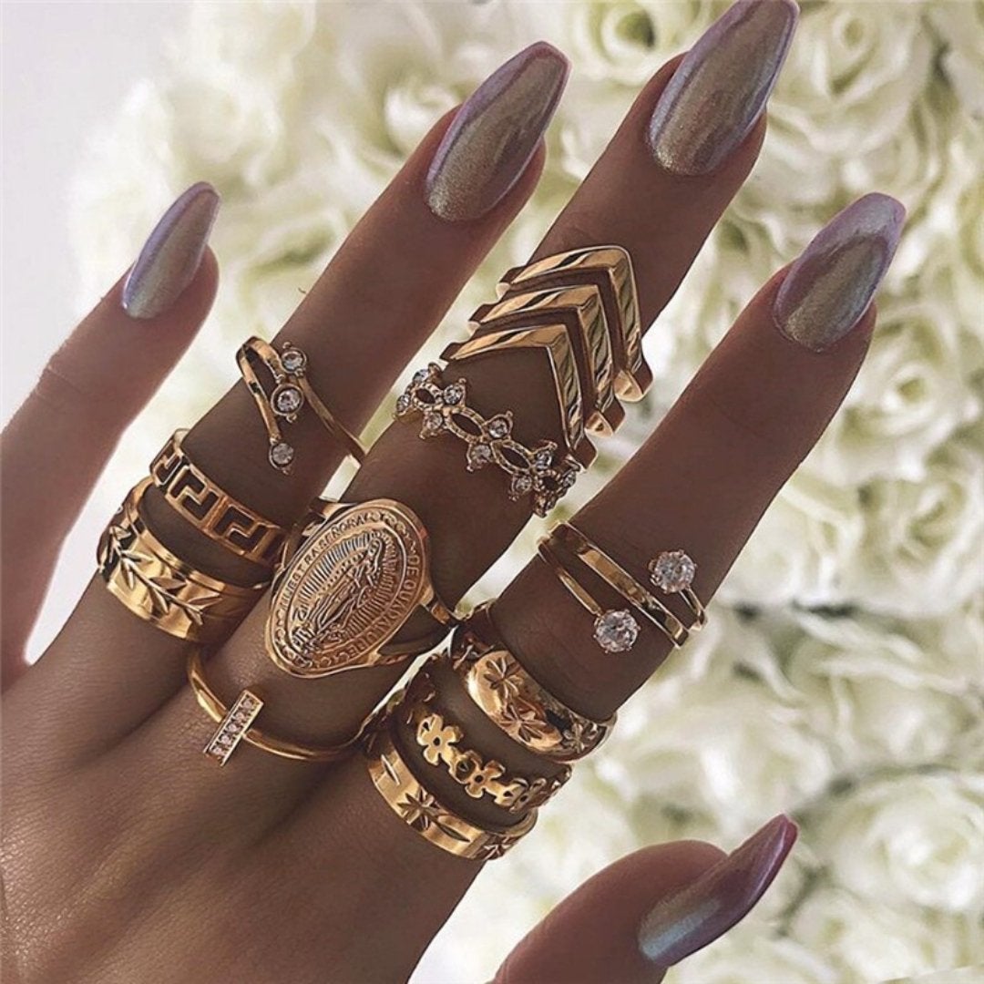 Exclusive set of 8 to 12 rings
