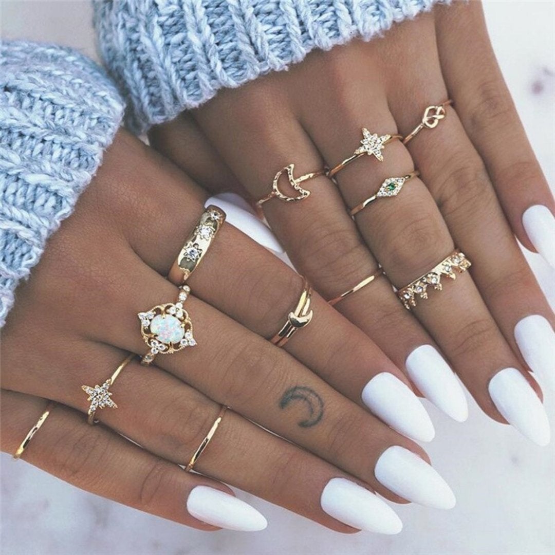 Exclusive set of 8 to 12 rings