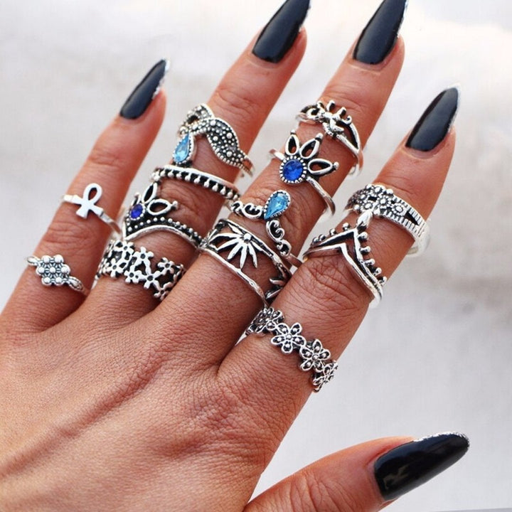 Exclusive set of 8 to 12 rings