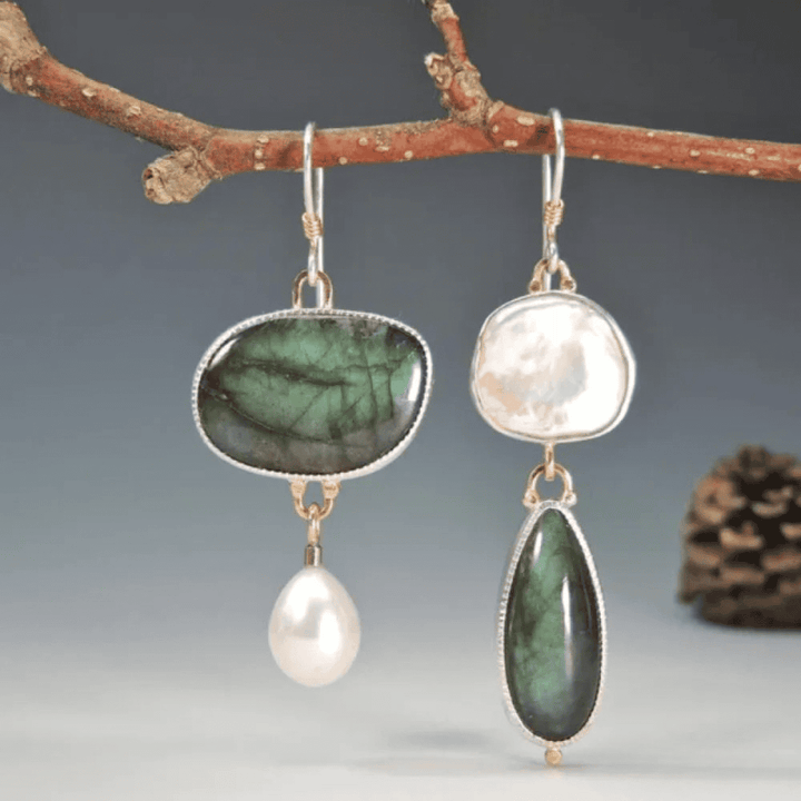 Retro Green and White Stone Earrings