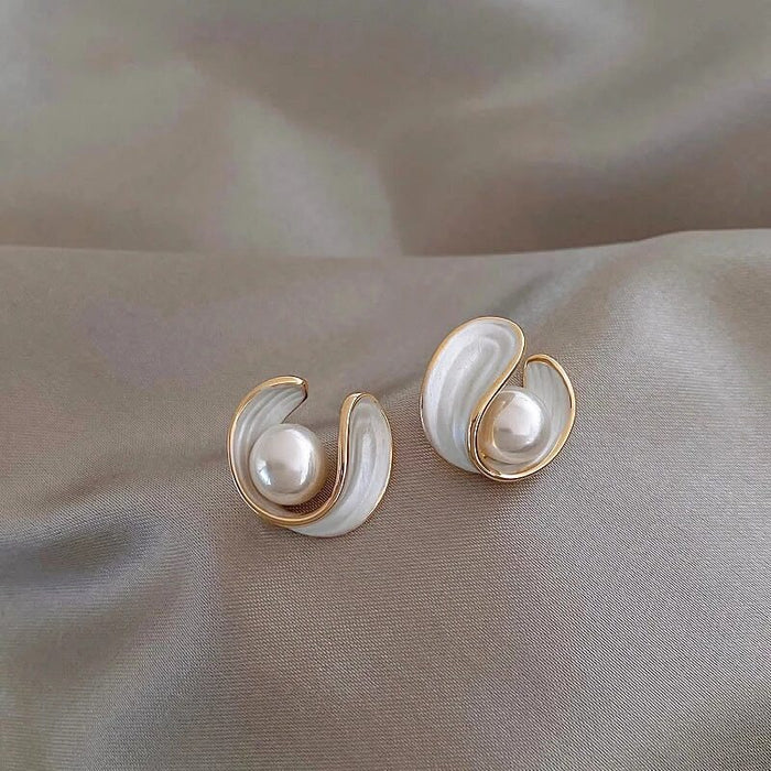 Elegant Gold Earrings Featuring White Opals and Pearls
