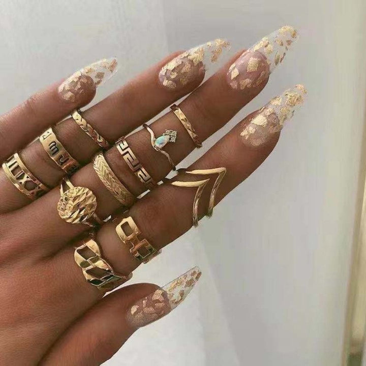 Exclusive set of 8 to 12 rings