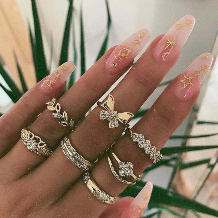 Exclusive set of 8 to 12 rings