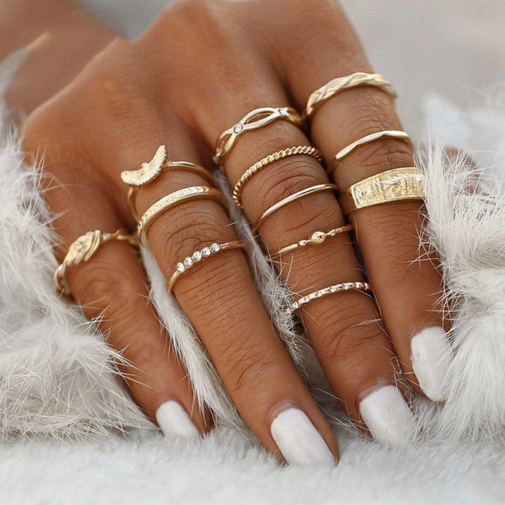 Exclusive set of 8 to 12 rings
