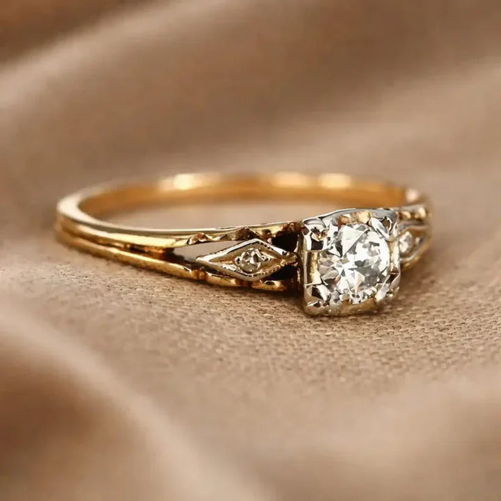 Antique Zirconia 14K Gold Ring