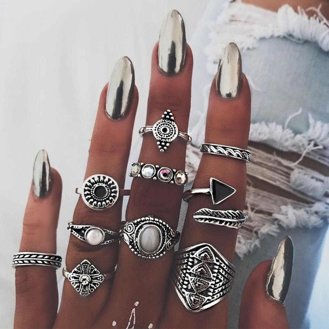Exclusive set of 8 to 12 rings