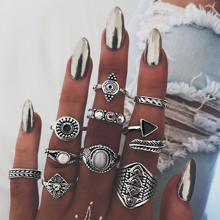 Exclusive set of 8 to 12 rings