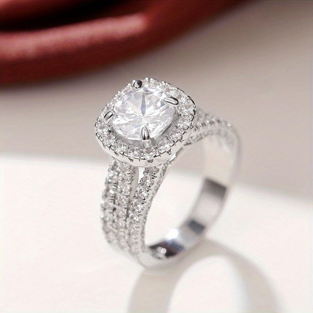 Cushioned Halo Pavé Statement Band