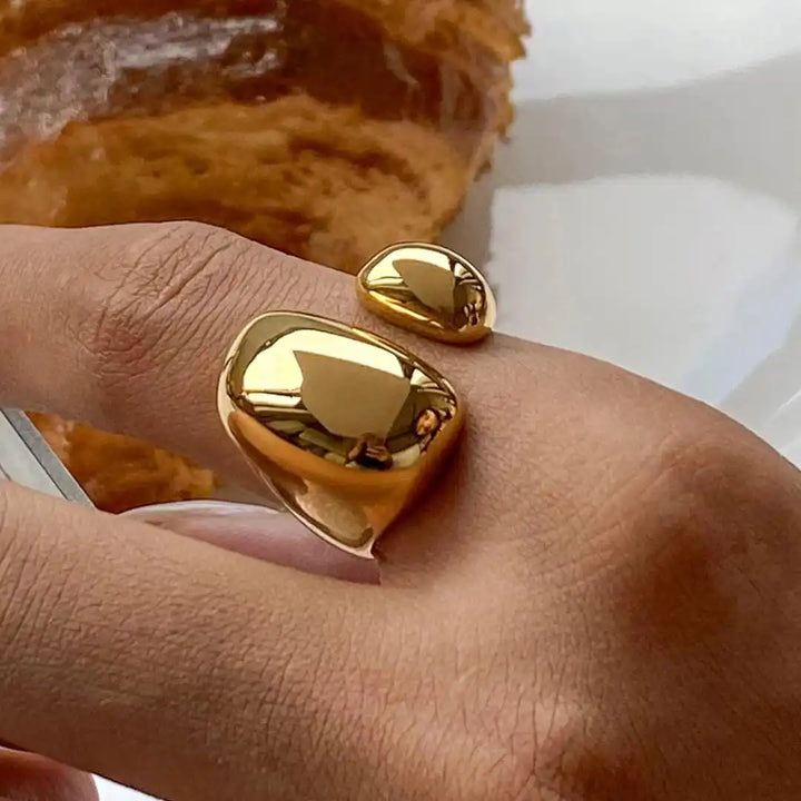 Sleek Gold Wave Ring