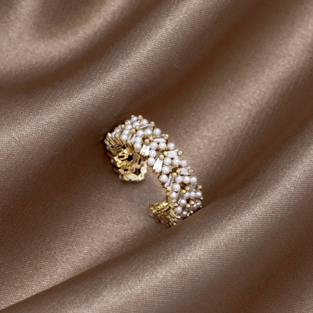 Luxurious Golden Pearl Ring