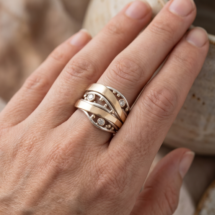 Vintage-Inspired Wavy Gold Zirconia Ring