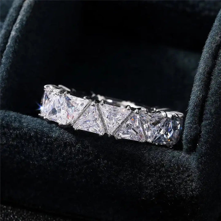 Retro Triangular Gemstone Ring