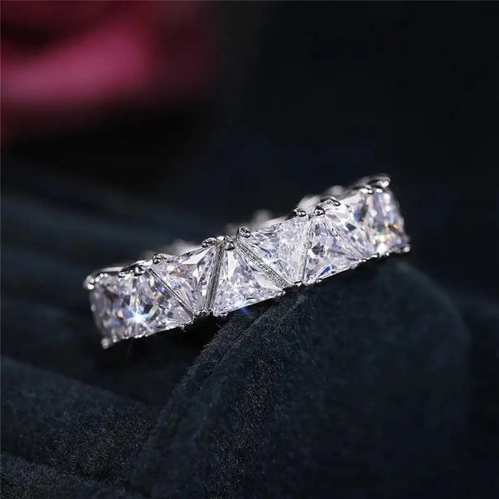 Retro Triangular Gemstone Ring