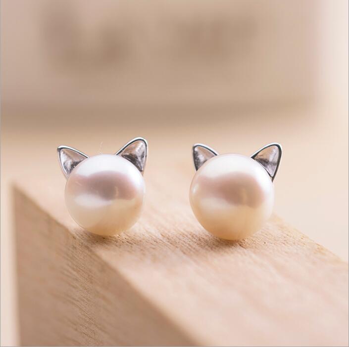 Kittens Earrings Featuring Cultured Pearls and Silver