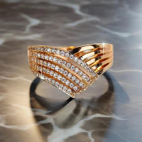 Pointed Sparkle Gold Ring