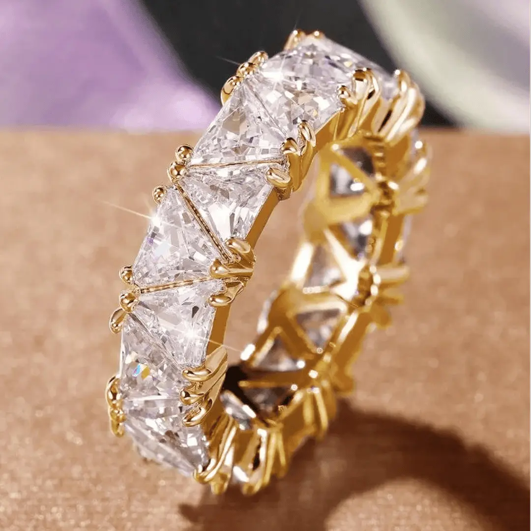 Retro Triangular Gemstone Ring