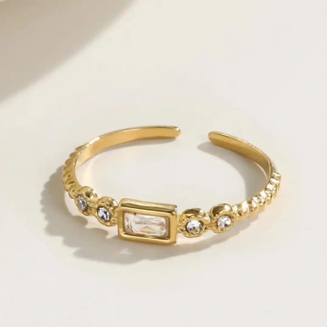 Baguette Station Adjustable Ring