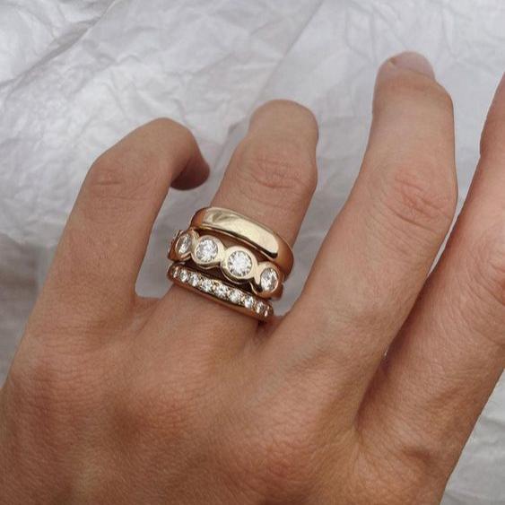 Zirconia Crafted Gold Band