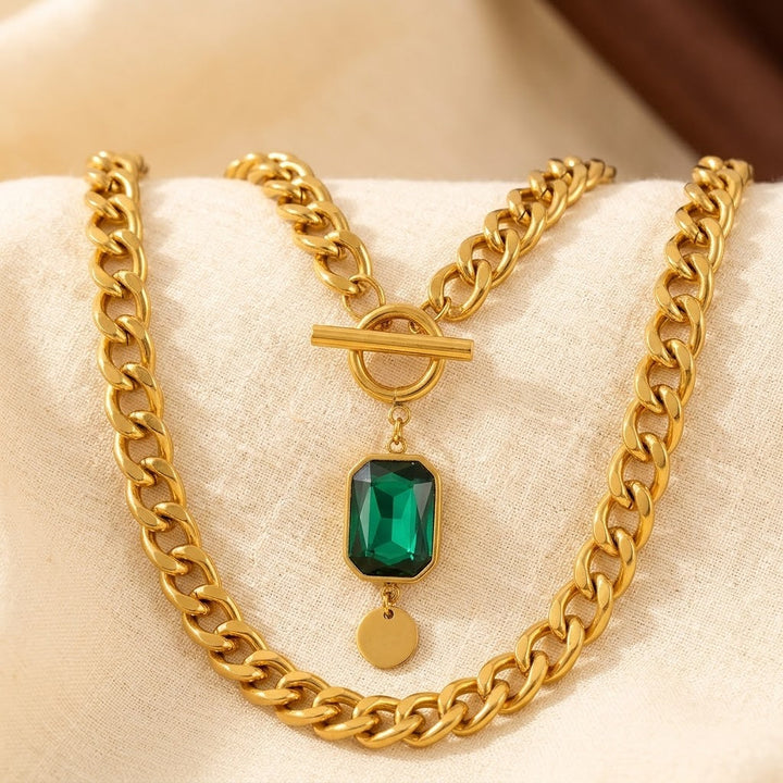 Emerald-Studded Gold Chain Necklace