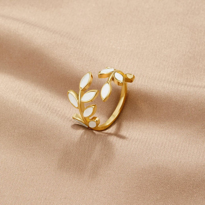 Golden Leaf Design Ring