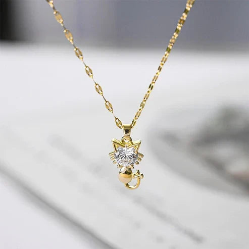 Gold-plated feline necklace adorned with zircon
