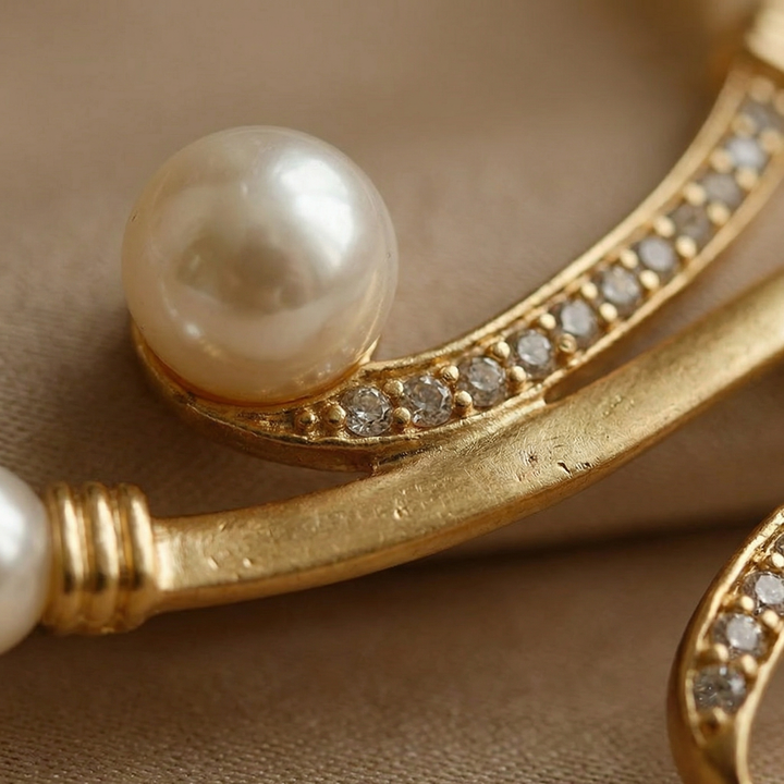Pearl Jewelry Set: Necklace and Earrings Combination