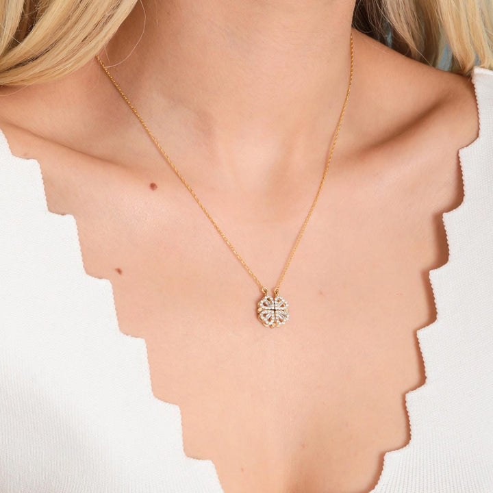 Clover-Shaped Gold Necklace Featuring a Heart-Shaped Zircon Pendant