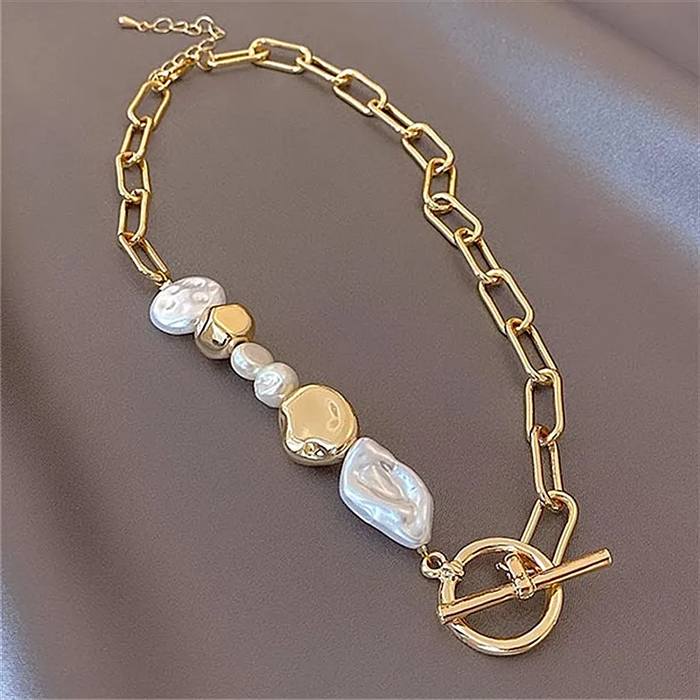 Retro Golden Pearl Necklace