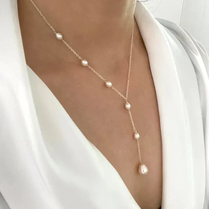Classic Pearl Pendant Necklace