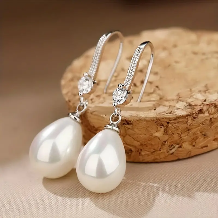 Shimmering Pearl Drop Earrings with Lustrous Pearls