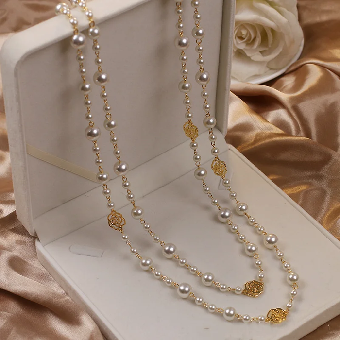 Sophisticated Gold Pearl Necklace