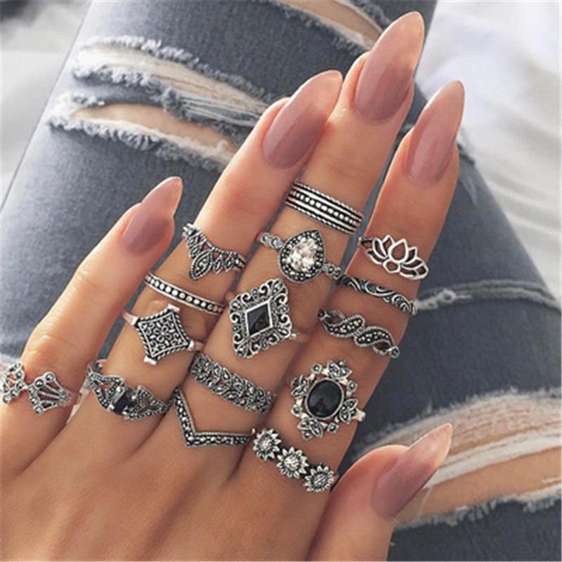 Exclusive set of 8 to 12 rings