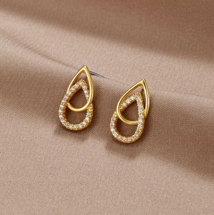 Lin Teardrop Chain Earrings