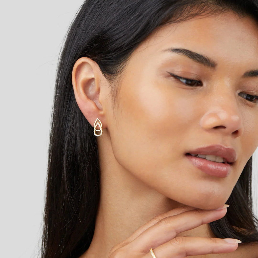 Lin Teardrop Chain Earrings