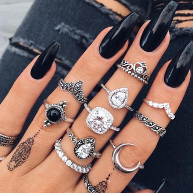 Exclusive set of 8 to 12 rings