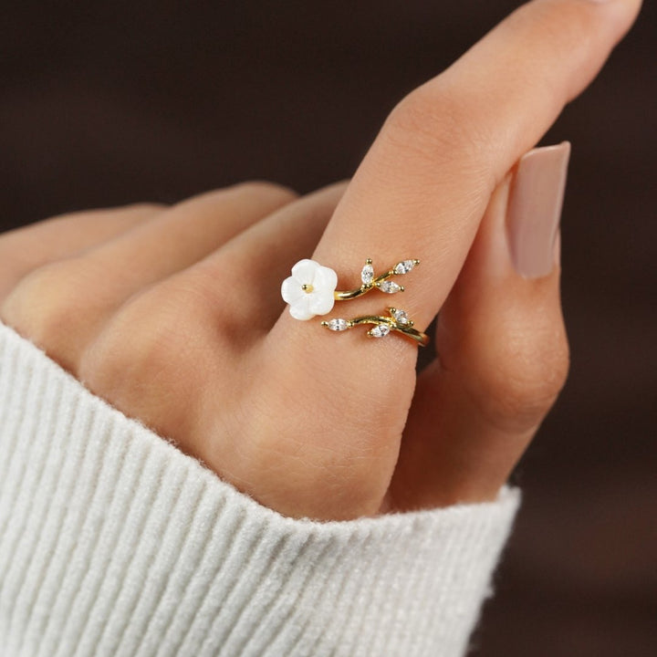 Gold Leaf and Flower Open Ring